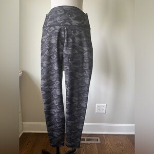 Fabletics 7/8 length leggings